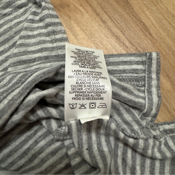 Travis Matthew Golf Polo Gray Stripes Large Short sleeve Golf Shirt - Picture 8 of 8